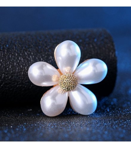 XSB298 - Fashionable Pearl Flower Brooch